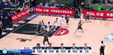 重回同一起跑線！同曦第三節(jié)上來不到2分鐘 7-0直接追平比分！