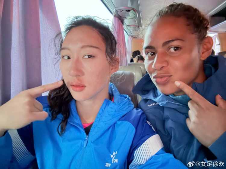神勇！女足國門徐歡曬照，比賽中被球砸臉仍力保球門不失