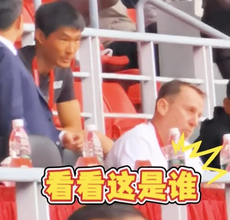 久爾杰維奇現(xiàn)身鹽城，現(xiàn)場觀看中國U22國足vs韓國